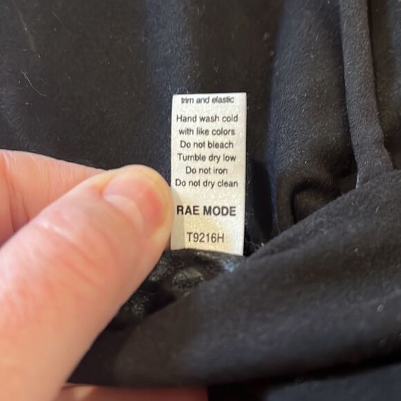 Rae Mode Black Snakeskin Detail Cross back Bra Top - Picture 4 of 7